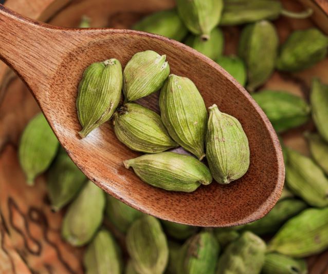 Green Cardamon Pods (Elaichi)