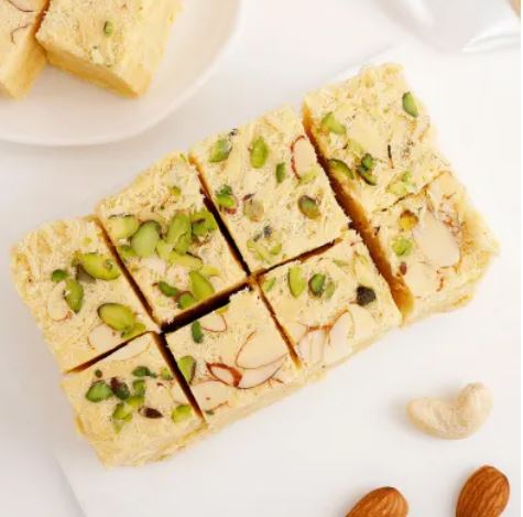 HALDIRAM'S Soan Papdi Desi Ghee Flaky Dessert