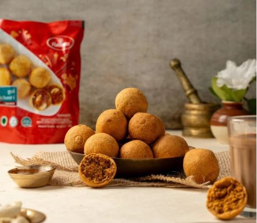Haldiram's Gol Kachouri | Delicacy stuffed with roasted chickpeas flour, cashews & spices (200g)