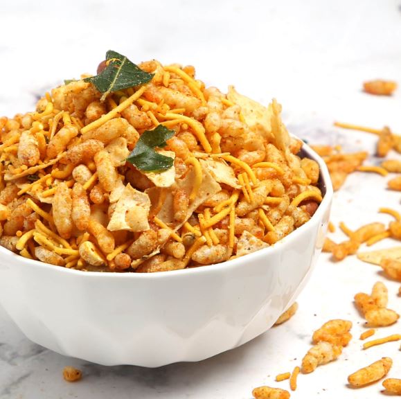 Haldiram's Papad Chavanu | Roasted gujarati snack made from puffed rice, sev,papad & spices