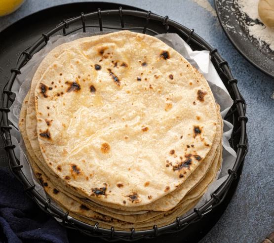 Rajdhani Chakki Fresh Whole Wheat Atta (5kg)