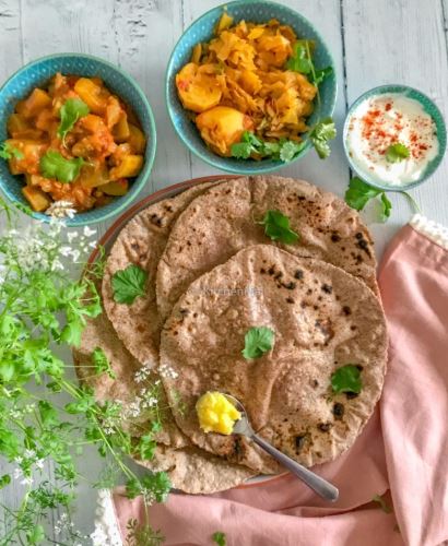 Rajdhani Chakki Fresh Whole Wheat Atta (5kg)